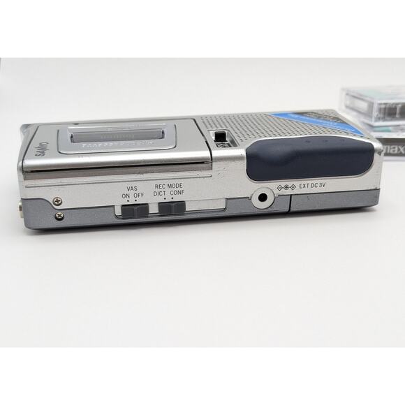 SANYO TRC-590M Microcassette Voice Activated Recorder Dictaphone w/Tapes TESTED - Picture 7 of 11